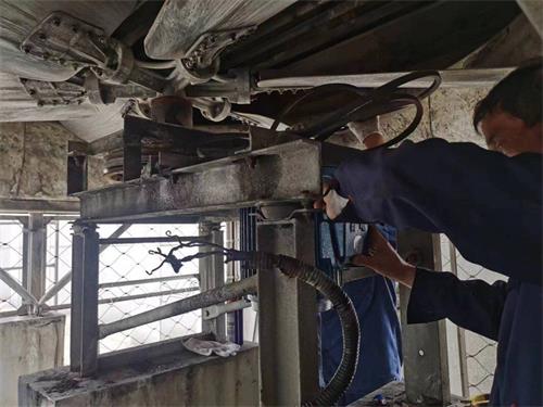 <a href=http://www.snjxkj.com/peijian/fan/ target=_blank class=infotextkey>冷卻塔風(fēng)機(jī)</a>噪聲控制方法